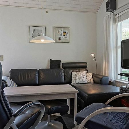 Three-Bedroom Holiday Home In Hasle 3 Vang  Exterior foto
