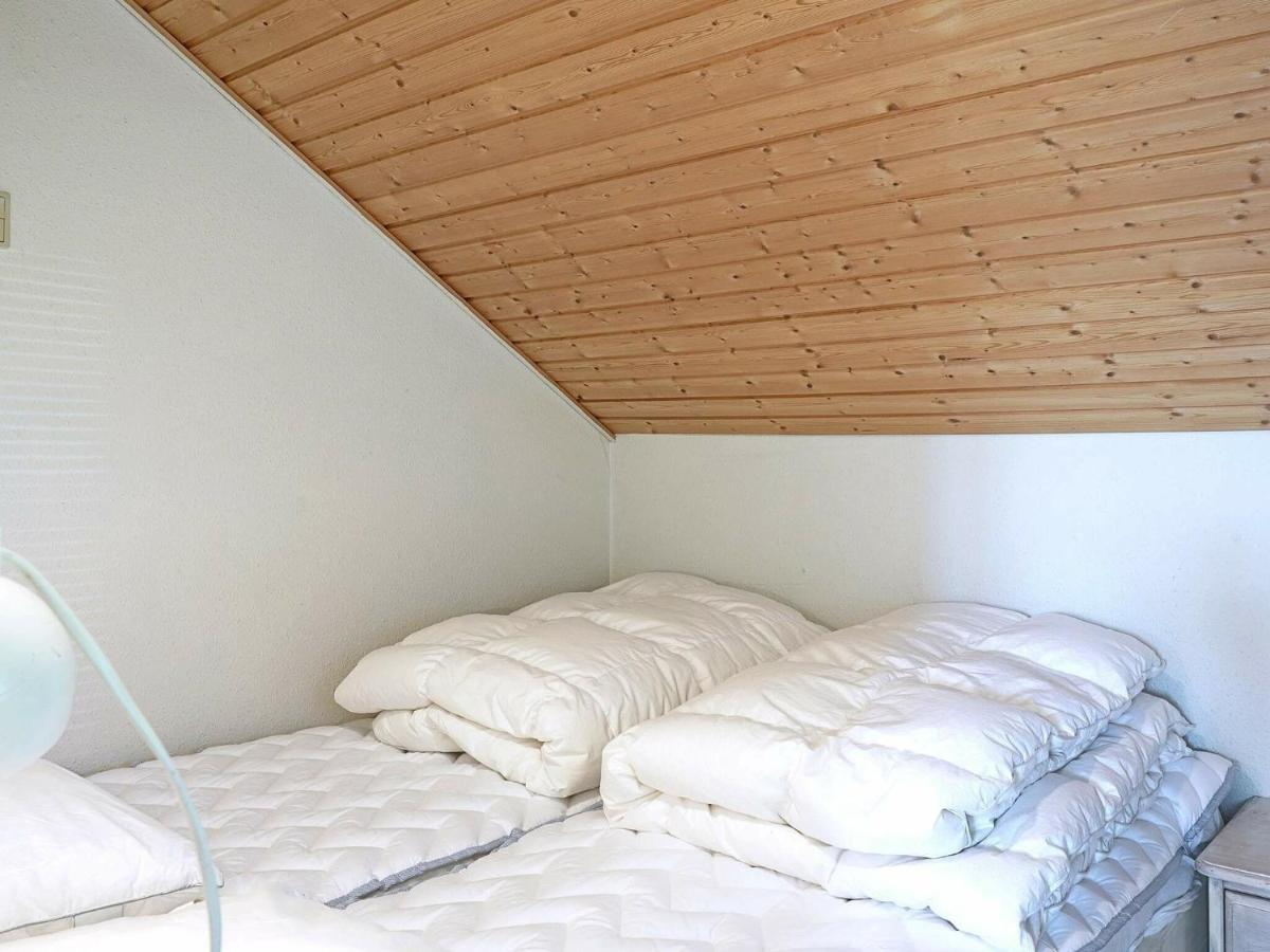 Three-Bedroom Holiday Home In Hasle 3 Vang  Quarto foto